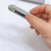 Strumento 2 in 1 per infilare e scucire